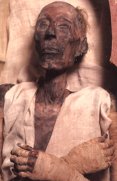 Dr. Maurice Bucaille menemukan kadar garam tinggi di jasad Ramses II