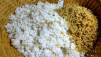 Nasi merupakan bahan makanan yang mengandung karbohidrat